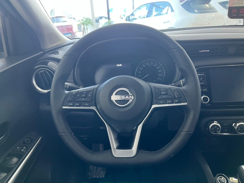 nissan kicks play 1.6 16v flexstart advance plus xtronic 3.9 flex 4p automatico 2025