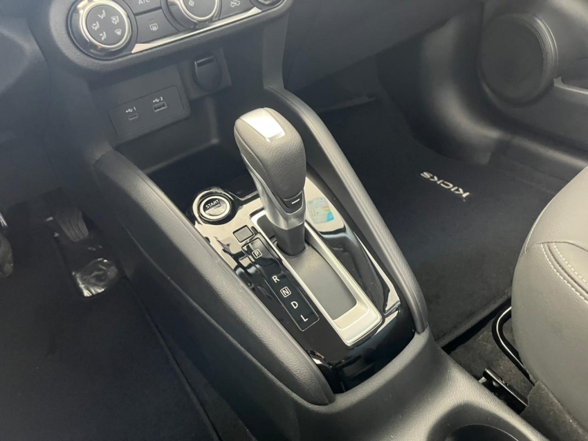 nissan kicks play 1.6 16v flexstart advance plus xtronic 3.9 flex 4p automatico 2025