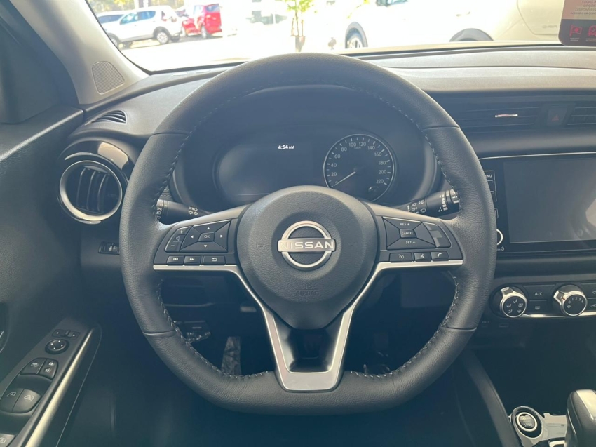 nissan kicks play 1.6 16v flexstart advance plus xtronic 3.9 flex 4p automatico 2025