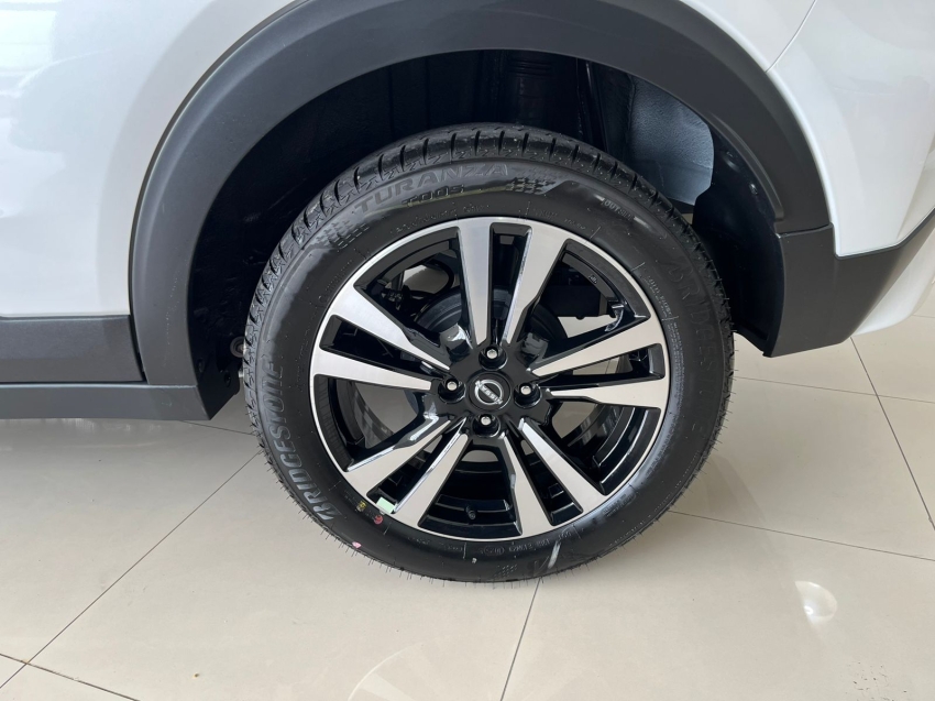 nissan kicks play 1.6 16v flexstart advance plus xtronic 3.9 flex 4p automatico 2025