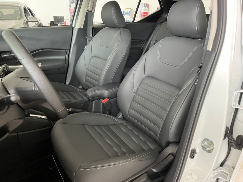 nissan kicks play 1.6 16v flexstart advance plus xtronic 3.9 flex 4p automatico 2025