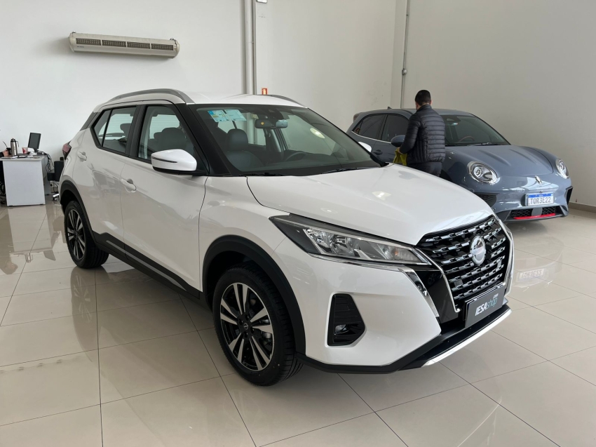 nissan kicks play 1.6 16v flexstart advance plus xtronic 3.9 flex 4p automatico 2025
