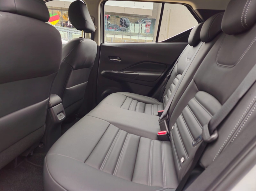 nissan kicks play 1.6 16v flexstart advance plus xtronic 1.5 flex 4p automatico 2025