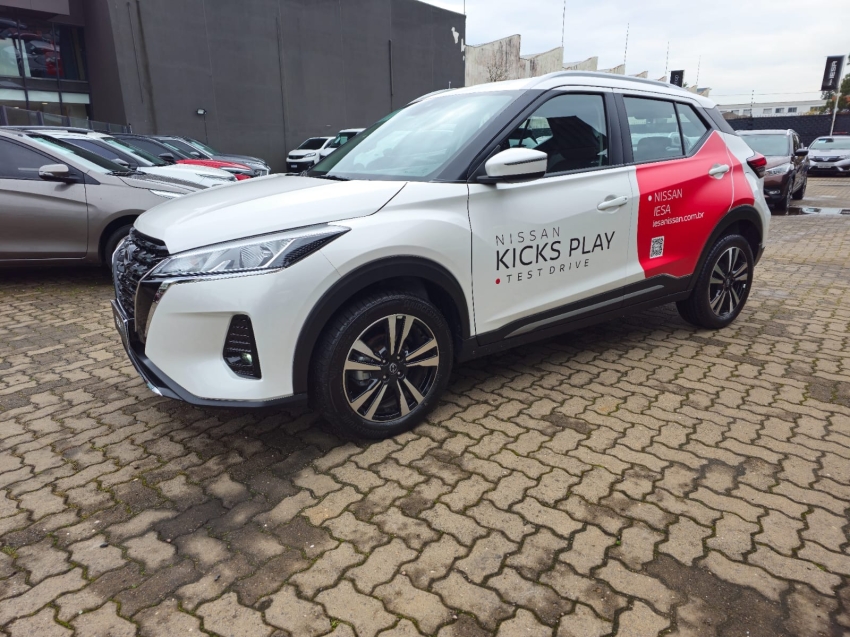 Nissan Kicks     2025