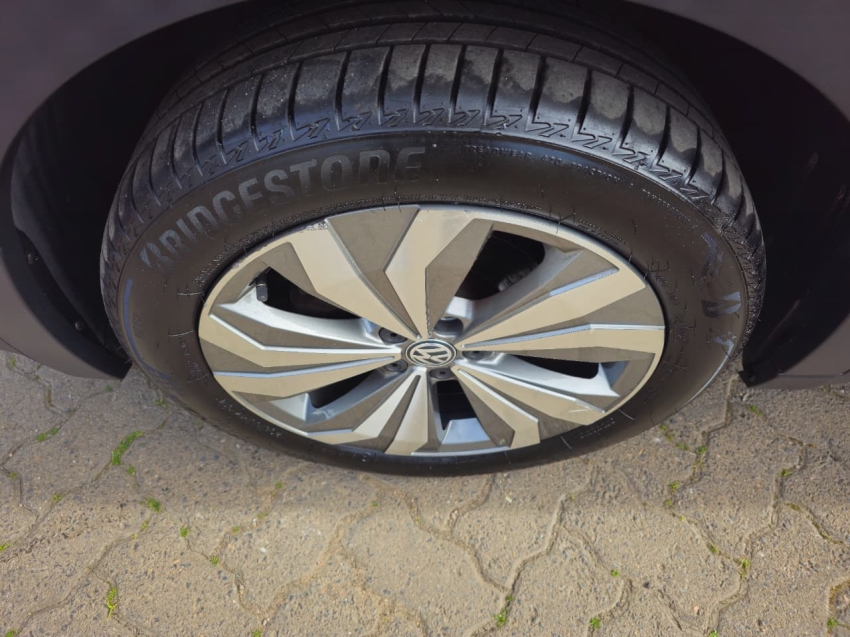 volkswagen t-cross 1.4 250 tsi total flex highline automatico 4p 202015