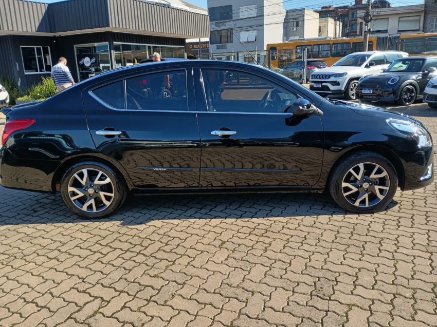 nissan versa 1.6 16v flexstart unique 4p xtronic flex automatico 2017