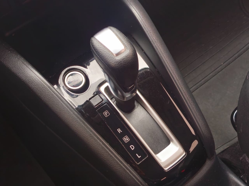 nissan kicks 1.6 16v flexstart sv 4p xtronic flex 5p automatico 2019