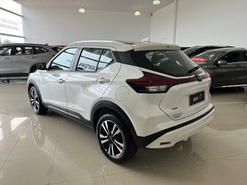 nissan kicks play 1.6 16v flexstart advance plus xtronic 1.5 flex 4p automatico 2025