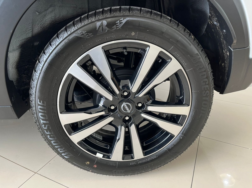nissan kicks play 1.6 16v flexstart advance plus xtronic 1.5 flex 4p automatico 2025
