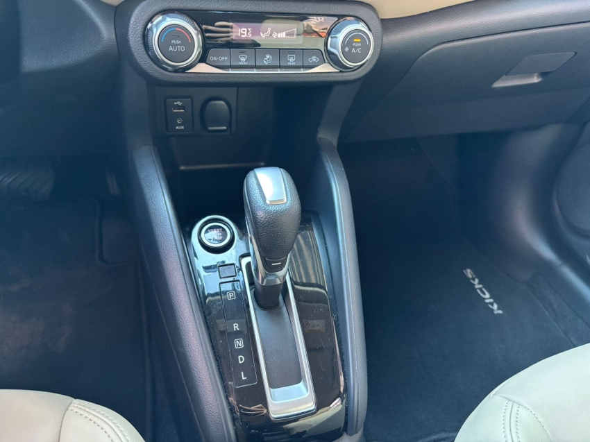 nissan kicks 1.6 16v flexstart sl 4p xtronic flex 5p automatico 2019