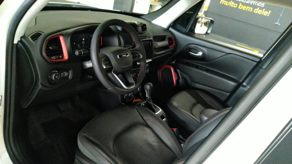 jeep renegade 1.3 t270 turbo flex trailhawk 4x4 at9 4p automatico 2025