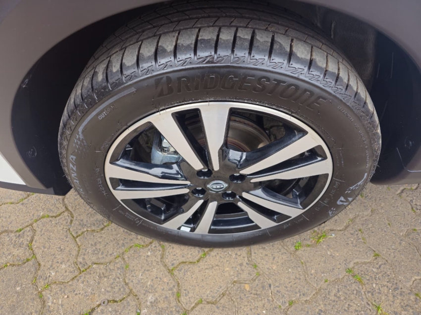 nissan kicks 1.6 16v flexstart exclusive xtronic flex 5p automatico 2024