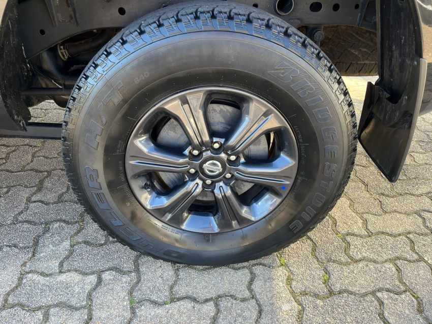 nissan frontier 2.3 16v turbo diesel attack cd 4x4 automatico 4p 2021