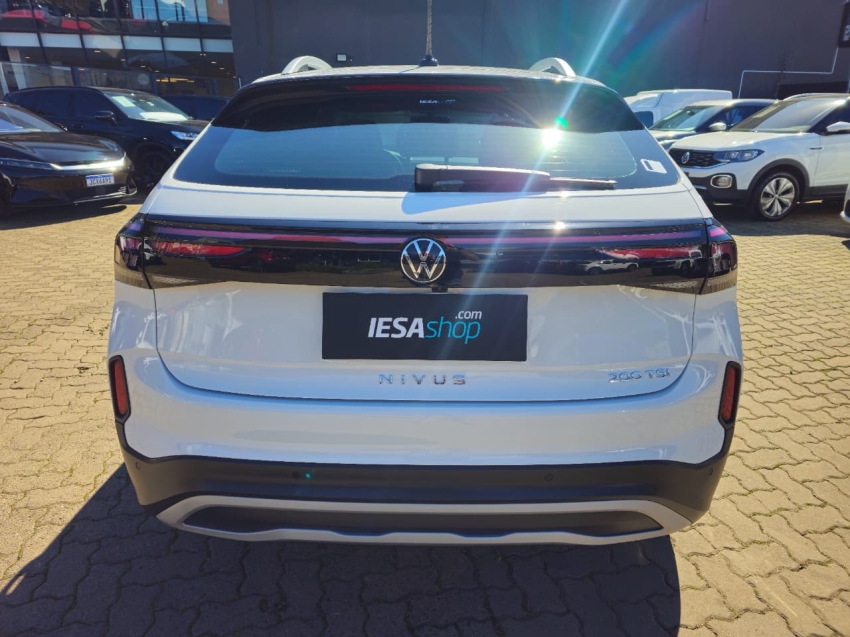 volkswagen nivus 1.0 200 tsi total flex highline automatico 4p 2026