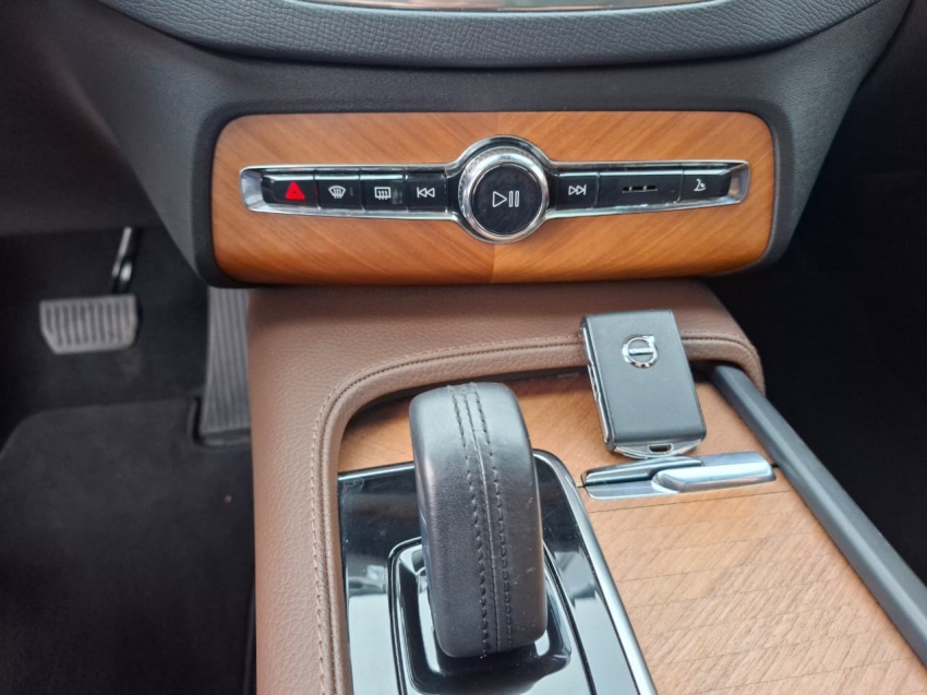 volvo xc90 2.0 t8 hybrid momentum awd geartronic 1.1 hibrido 4p automatico 2021