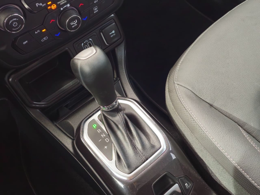 jeep renegade 1.3 t270 turbo flex longitude at6 4p automatico 2025