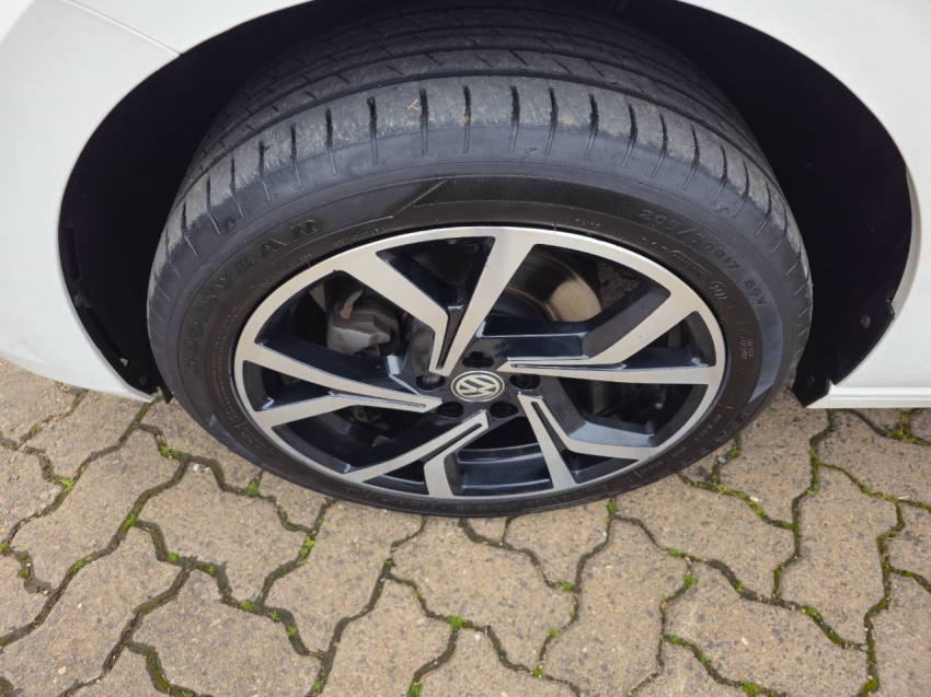 volkswagen virtus 1.0 200 tsi highline automatico flex 5p 2022