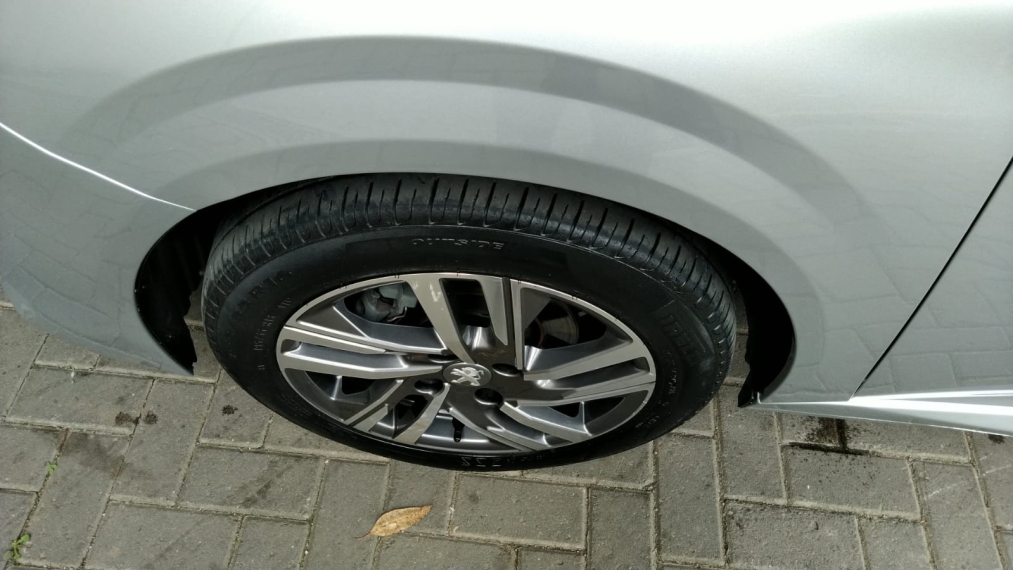 peugeot 208 1.6 16v flex allure at6 4p automatico 2022