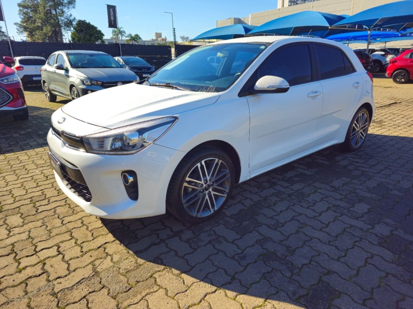 Kia Rio     2021