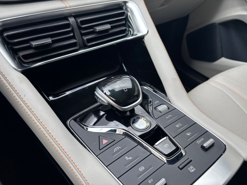 byd song plus 1.5 dm-i hibrido automatico 5p 2025