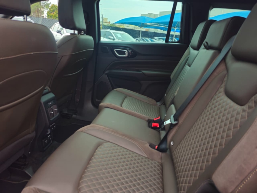 jeep commander 1.3 t270 turbo flex overland at6 4p manual 2023