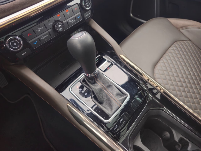 jeep commander 1.3 t270 turbo flex overland at6 4p manual 2023