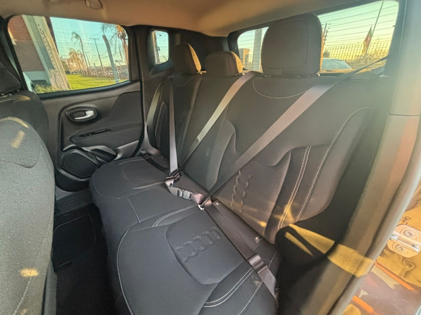 jeep renegade 1.3 t270 turbo flex longitude at6 4p automatico 2025