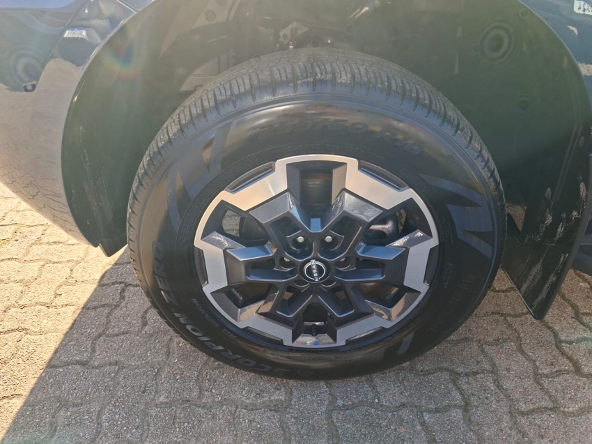 nissan frontier 2.3 16v turbo diesel platinum cd 4x4 automatico 2.2 4p 202513