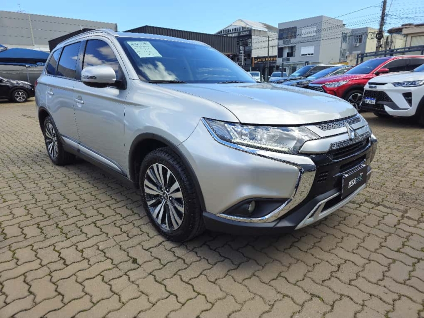 mitsubishi outlander 2.0 mivec gasolina hpe automatico 4p 2020