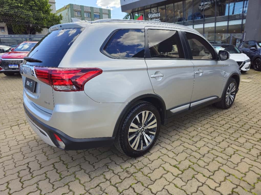mitsubishi outlander 2.0 mivec gasolina hpe automatico 4p 2020