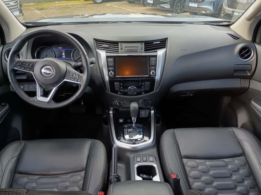 nissan frontier 2.3 16v turbo diesel xe cd 4x4 automatico 4p 2024