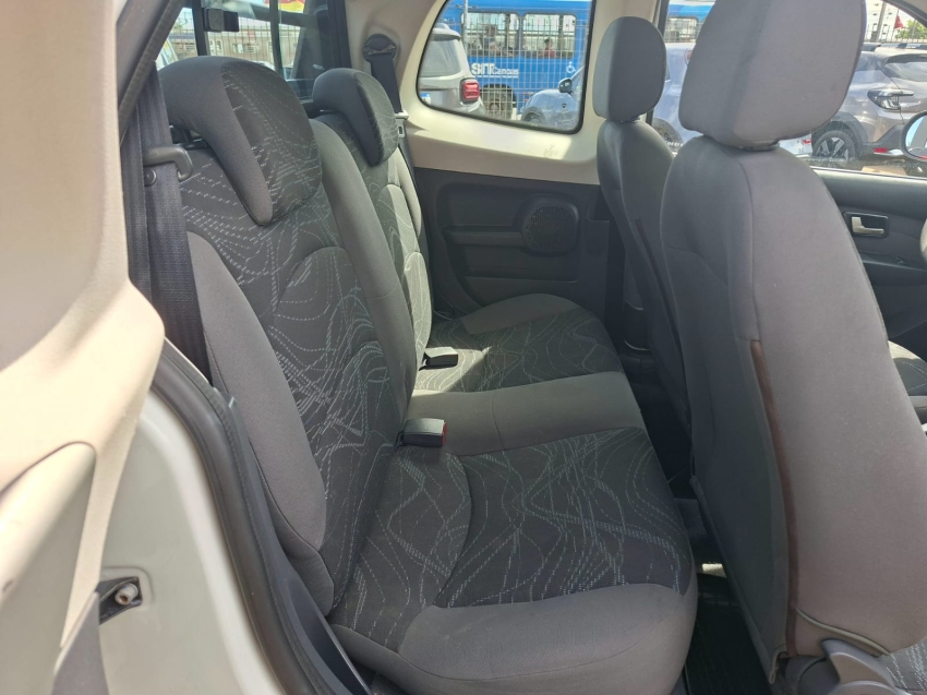 fiat strada 1.4 mpi working cd 8v flex 2p manual 3p 201414