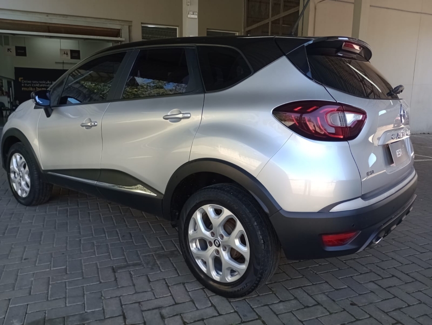 renault captur 1.3 tce flex zen x-tronic 4p automatico 2022