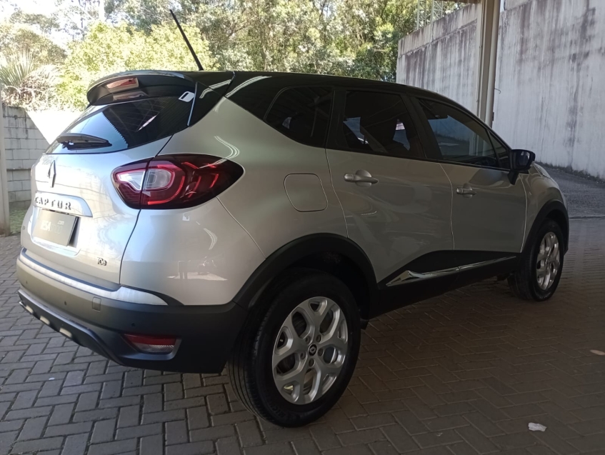 renault captur 1.3 tce flex zen x-tronic 4p automatico 2022
