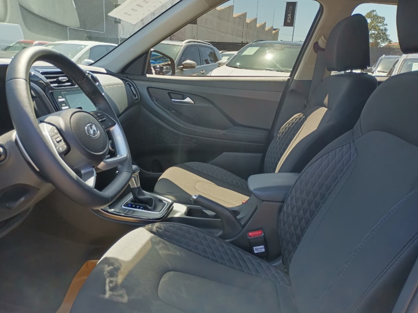 Hyundai Creta     2025