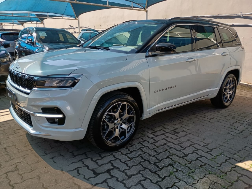 jeep commander 1.3 t270 turbo flex overland at6 1.9 4p automatico 2025