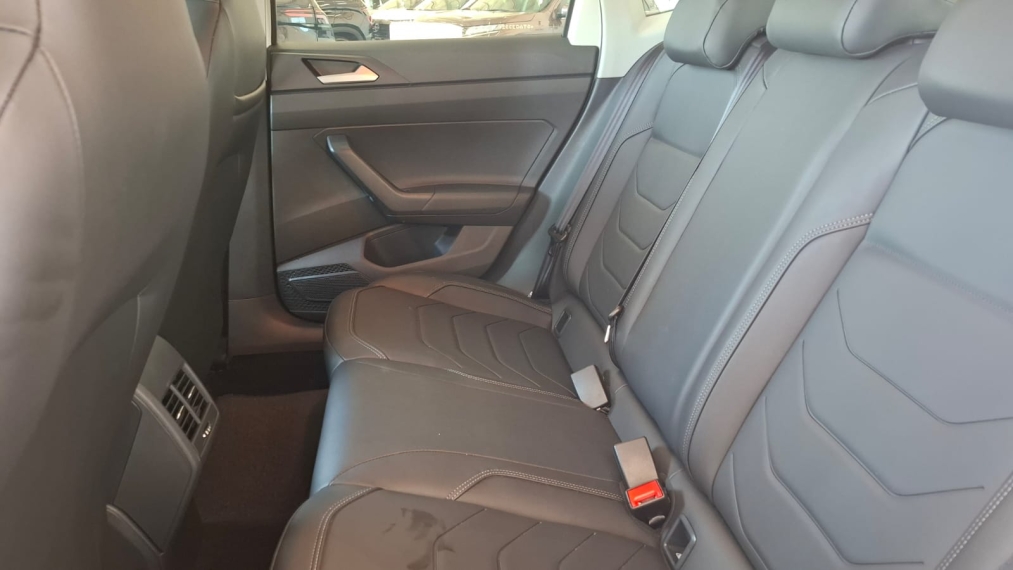 Volkswagen Polo     2025