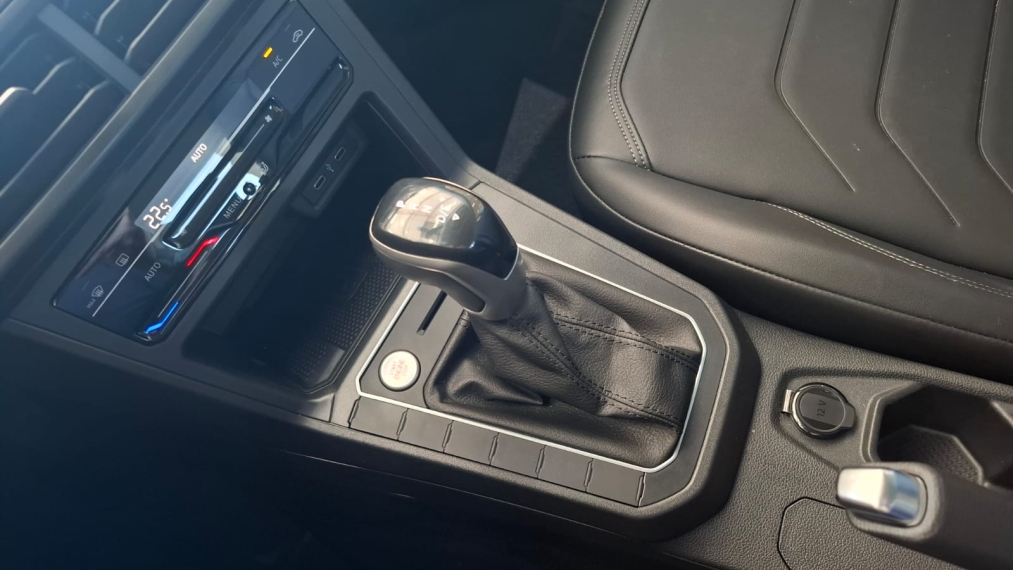 Volkswagen Polo     2025