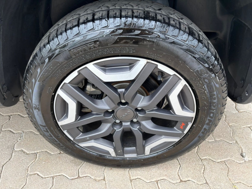 jeep renegade 1.3 t270 turbo flex trailhawk 4x4 at9 4p automatico 202317