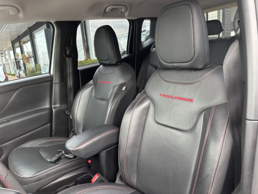 jeep renegade 1.3 t270 turbo flex trailhawk 4x4 at9 4p automatico 202316