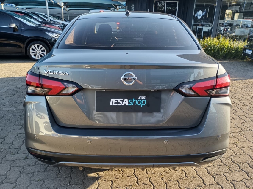 Nissan Versa     2022