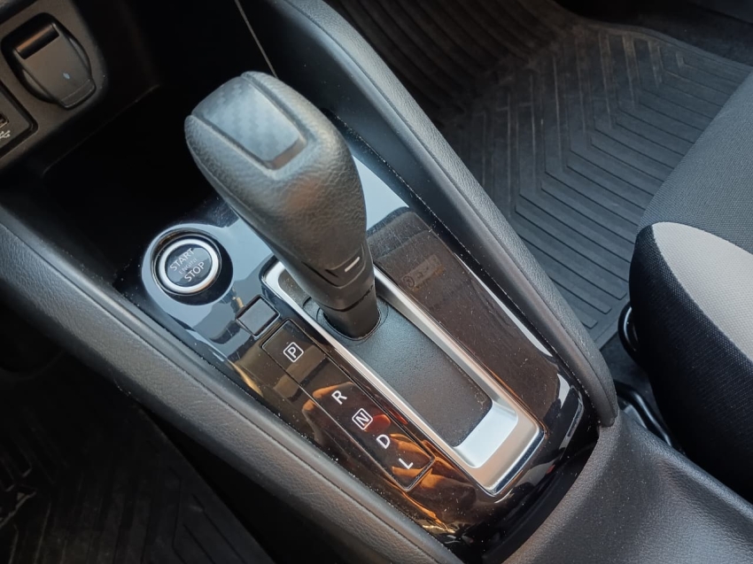 Nissan Versa     2022