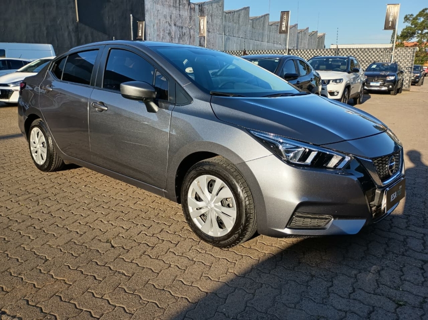Nissan Versa     2022