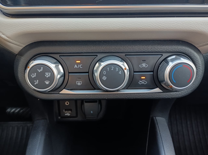 Nissan Versa     2022