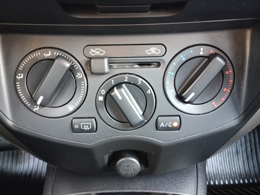 nissan livina 1.8 s 16v flex 4p automatico manual 201410 nissan livina 1.8 s 16v flex 4p automatico manual 201410