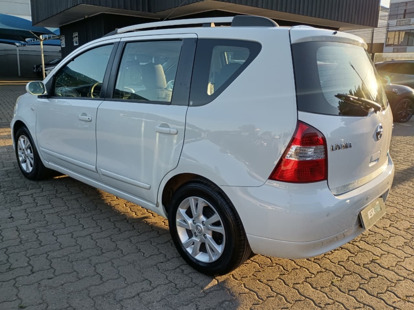 nissan livina 1.8 s 16v flex 4p automatico manual 20143 nissan livina 1.8 s 16v flex 4p automatico manual 20143