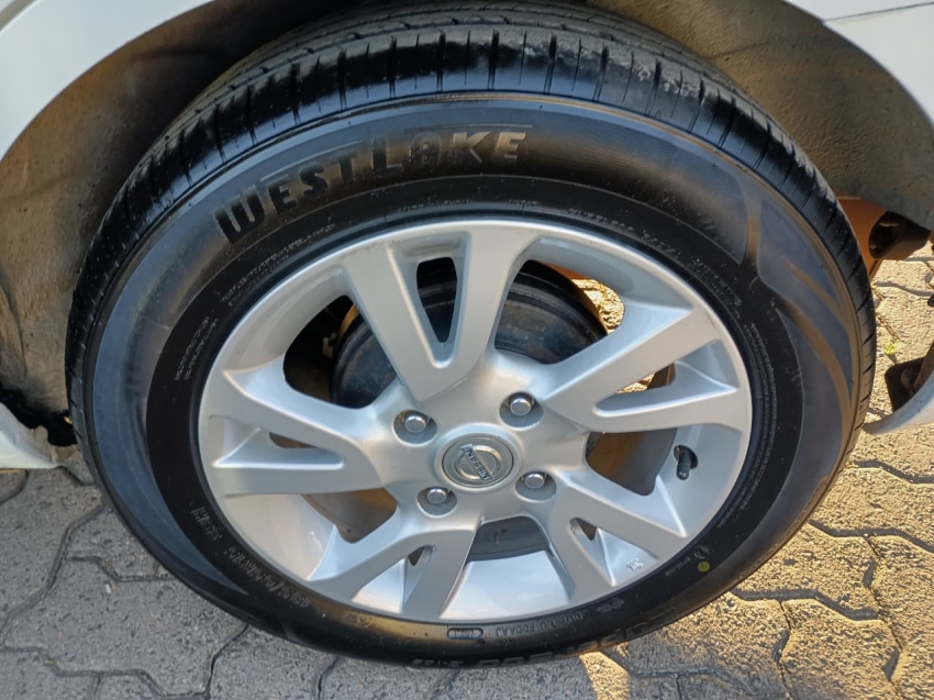 nissan livina 1.8 s 16v flex 4p automatico manual 201415 nissan livina 1.8 s 16v flex 4p automatico manual 201415
