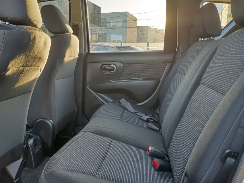 nissan livina 1.8 s 16v flex 4p automatico manual 201414 nissan livina 1.8 s 16v flex 4p automatico manual 201414