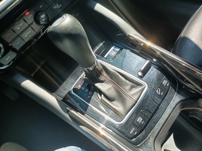 jeep commander 2.0 td380 turbo diesel limited at9 1.9 4p automatico 202313