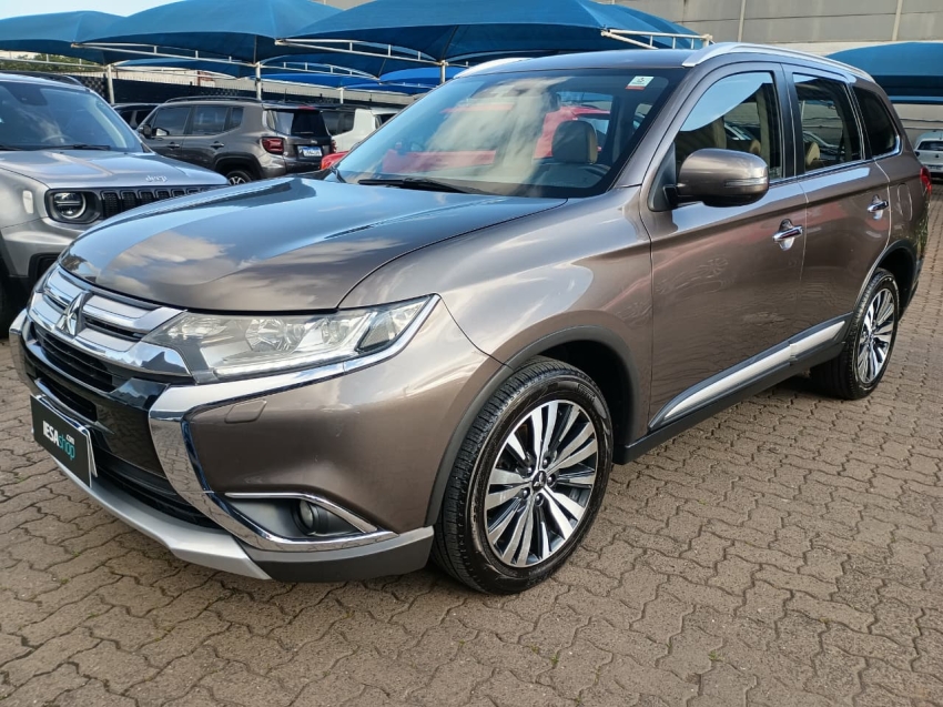 mitsubishi outlander 2.2 mivec di-d diesel hpe-s awd automatico 4p 2019